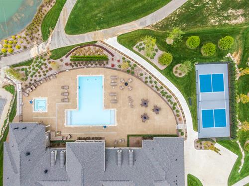 Gallery Image Blossom_Ridge_Clubhouse_Pool_and_Pickle_Ball_courts.jpg