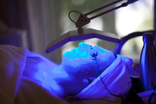 Blue LEDLight Therapy for acne, rosacea or sensitive skin