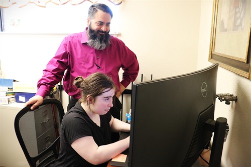 Gallery Image Noelle_Photo.JPG