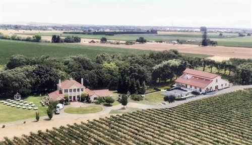 Gallery Image Rendering_Inn_and_Barn_small.jpg