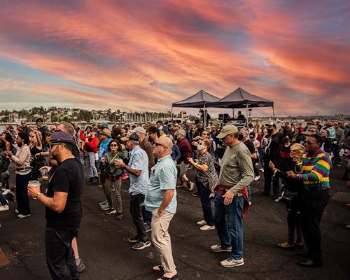 Gallery Image Festival-2021-Crowd-Shot-Sunset.jpg