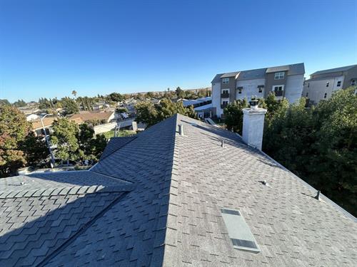 New install with Owens Corning Woodmoor Cool Shingle in 'Mountainside'