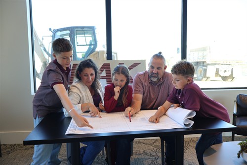 Gallery Image family_pic_2025.JPG