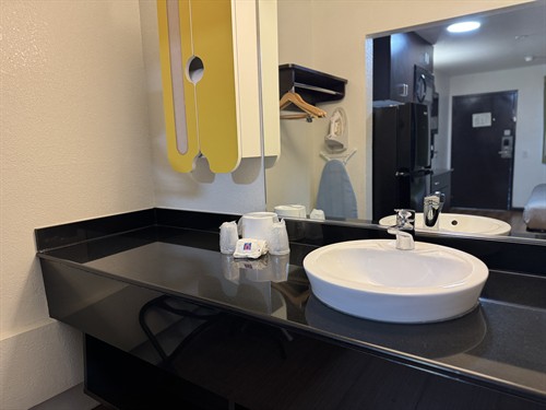 Gallery Image IMG_3727.jpg