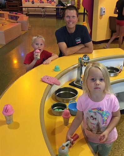 Gallery Image john_luke_kate_uhl(1).jpg