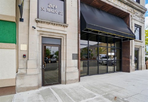 Gallery Image 209_main_st_-_exterior_4_edited.jpg