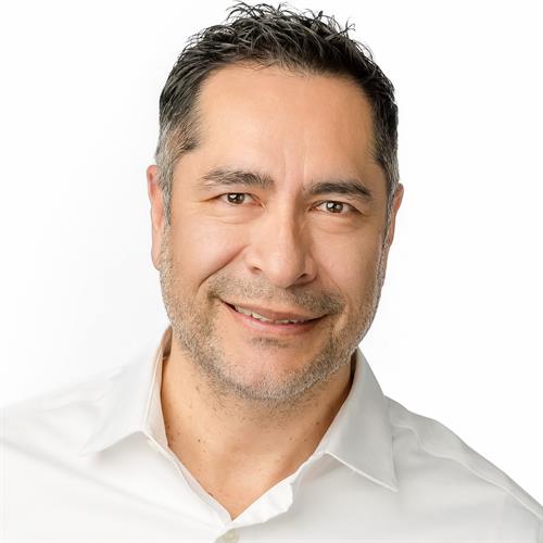 Gallery Image Sol-is_Technology_Solutions._Block_Portrait_Studios._2025-3.jpg