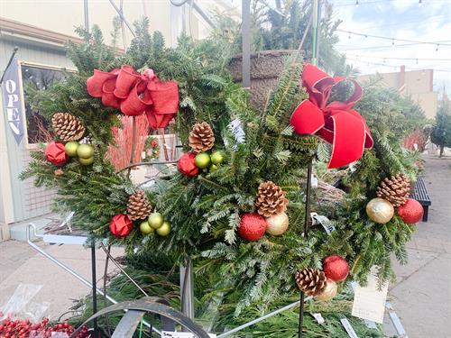 Gallery Image DecoratedXmasWreaths.JPG