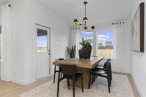 Spacious breakfast area with lots of natural light