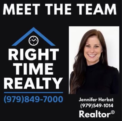 Gallery Image Jennifer_meet_the_team.JPG