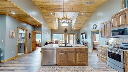 Luxury style lakeview home 