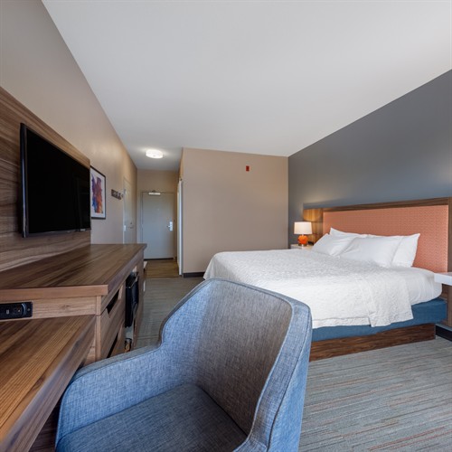 Hampton Inn King Study