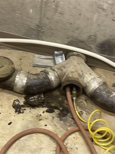 Trenchless pipe repair