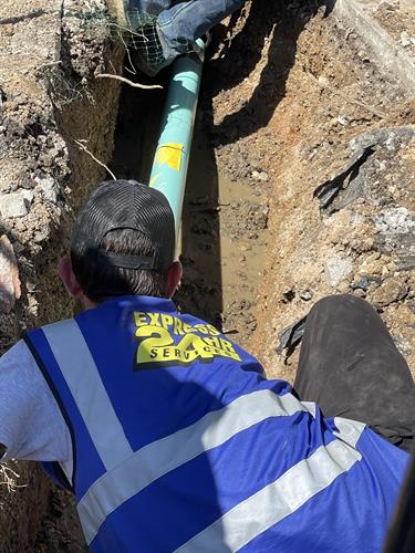 Cabling main sewer or cleaning out a drain