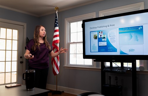 Gallery Image Kaelynn_Alaina_Photography_-_HFosterDesigns_Chamber_Meeting-5174.jpg