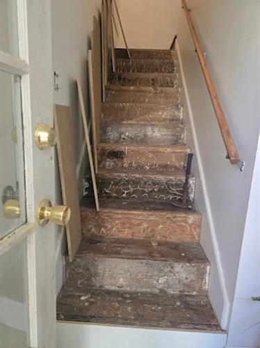 Gallery Image stairs_before_pic.jpg