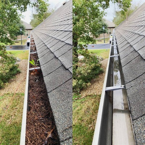 Gallery Image Gutter-Cleaning-Before-VS-After.jpg