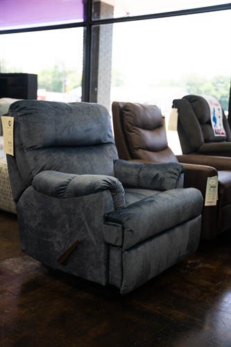 Recliners and comfortable living room furniture available at Texas Cash Finance.