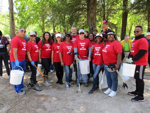Gallery Image Day_of_Caring_Group_Photo.JPG