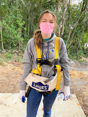 Aislinn ready to build Aislinn ready to build