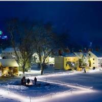 Annual Candlelight Stroll and Holiday House Tours