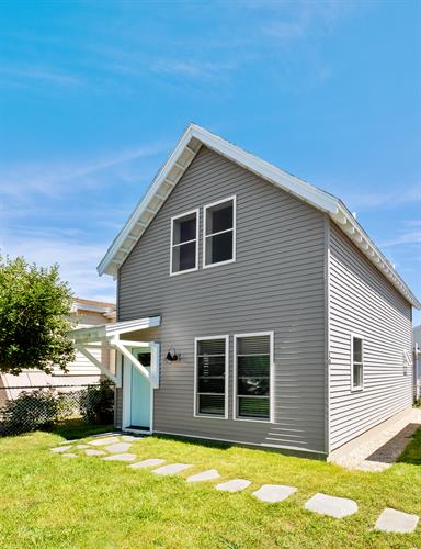 Gallery Image high_efficiency_beach_cottage_exterior.jpg