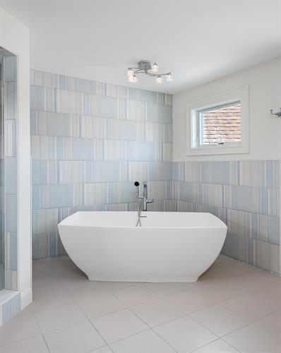 Gallery Image sink_in_to_relaxation.jpg