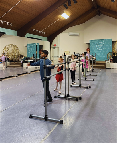 Gallery Image SHB_Ballet_1_class.png