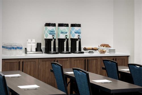 Gallery Image MHTPD_NH_PORTSMOUTH_HGI_MEETING_REFRESHMENTS.jpg