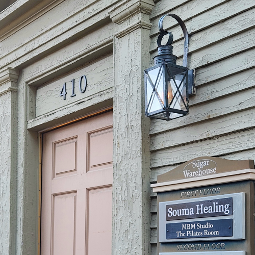 Front door of Souma Healing Building