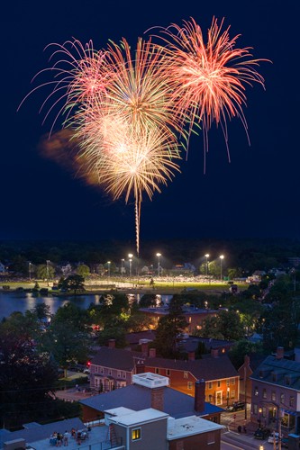 Gallery Image TreadwellFireworks2025-003-1600px(1).jpg