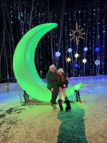 Gallery Image BS_Nicole_and_LS_Shae_Sandy_Hill.jpg