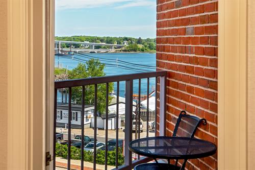 Gallery Image shePSMSIde-244241-Suite_Standing_Deck_with_View-.jpg