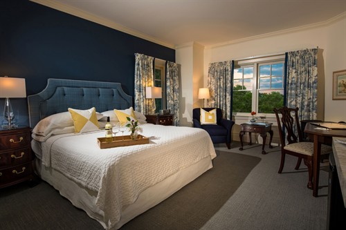 Harbor Hill Room