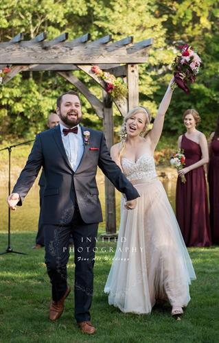 Gallery Image just_married_at_the_fosters_pond.jpg