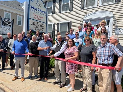 Gallery Image Ribbon_Cutting_group_pic.jpg