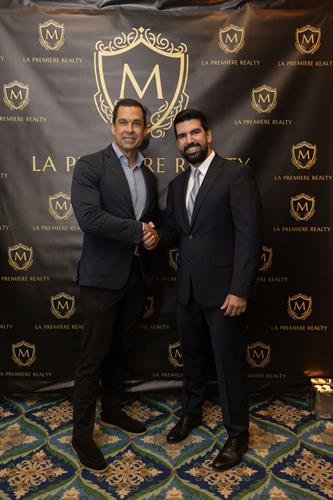 Gallery Image Mayor_Vince_C._Lago_and_Mauricio_Fernandez_Piqueras.JPG