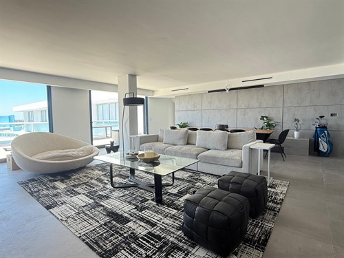 Living room in South Beach, Miami Beach, after a cleaning by Golden Sparkle