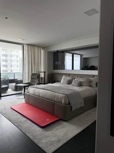 Bedroom in Brickell, Miami, after a cleaning by Golden Sparkle