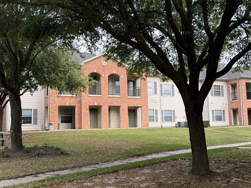 Gallery Image Courtyard.jpeg