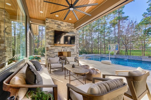 Gallery Image 3-029_-_4463_Lily_Bean.jpg