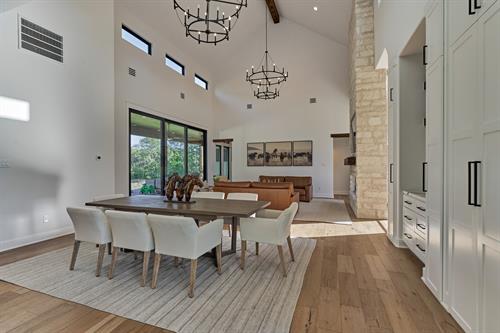 Gallery Image 3-035_-_4099_FM_1486.jpg