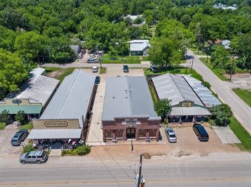 Gallery Image Montgomery_Properties-73.jpg