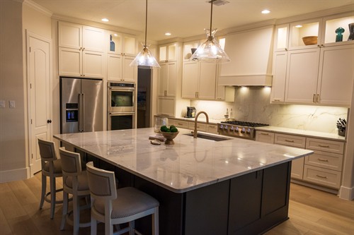 Luxury Kitchen Remodeling with Custom Cabinetry and Premium Finishes