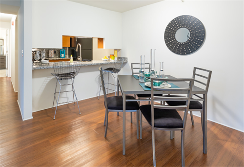 Gallery Image P1-_MODEL_-_DINING_ROOM___KITCHEN.PNG