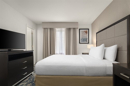Queen Bedroom
