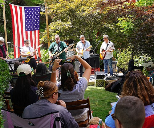 Gallery Image Arlington_Porchfest_Event_Photo_PC_Tom_Mahin_(6).jpg