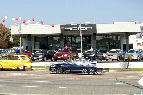 A view of Manhattan Beach Toyota Scion from Hotdoggers on Sepulveda!
