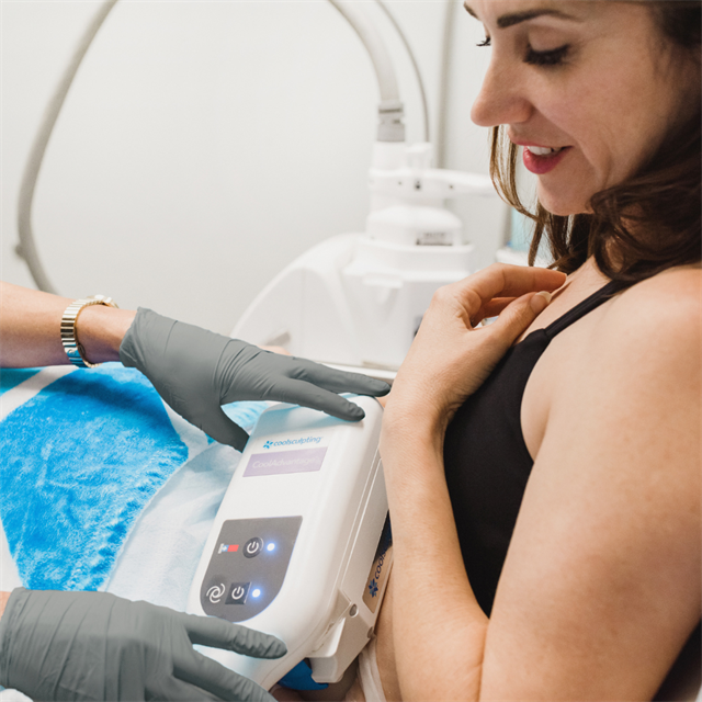 Book you Coolsculpting appointment with Kellie