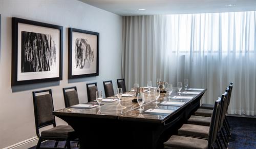 Host all types of conferences and events in one of our six Beverly Hills meeting rooms. Host all types of conferences and events in one of our six Beverly Hills meeting rooms.